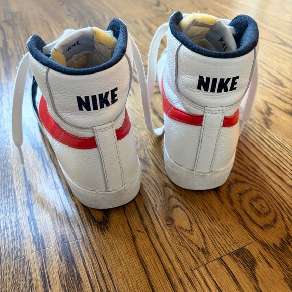 Nike Air Jordan sneakers, size 7 - Picture 2 of 4